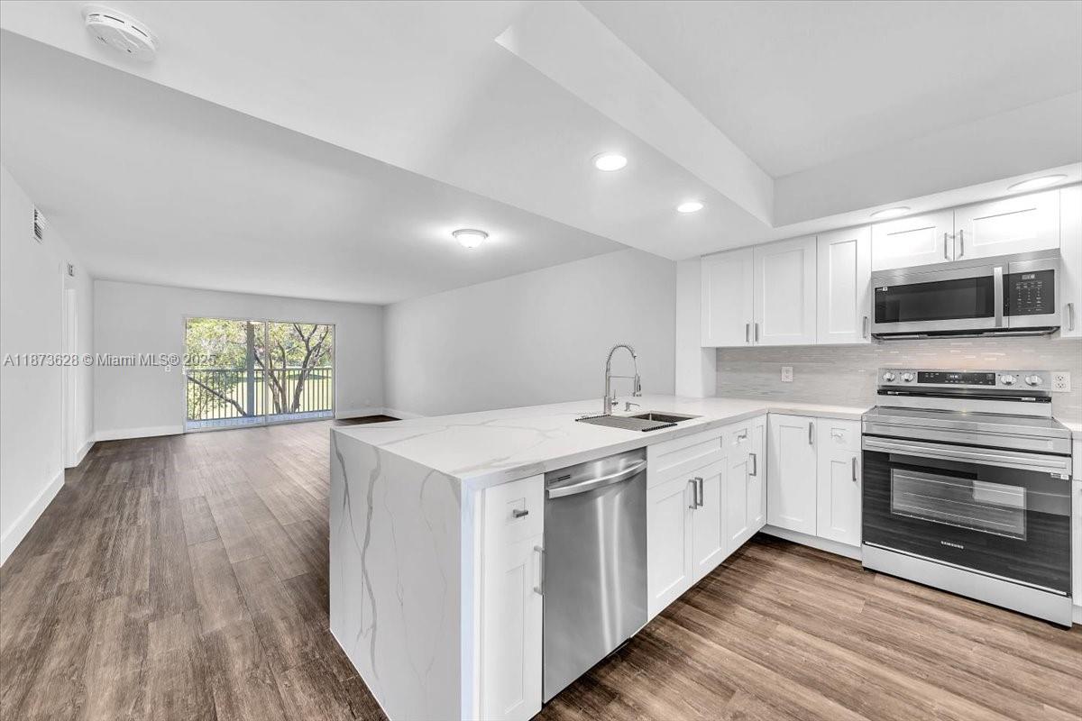 CAMBRIDGE CENTURY VILLAGE - Residential Lease