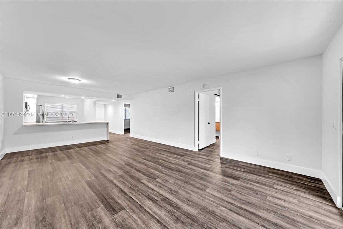 CAMBRIDGE CENTURY VILLAGE - Residential Lease
