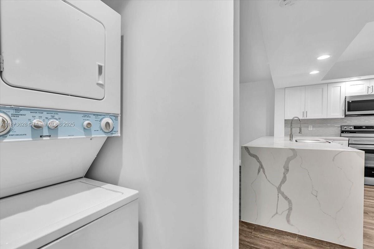 CAMBRIDGE CENTURY VILLAGE - Residential Lease