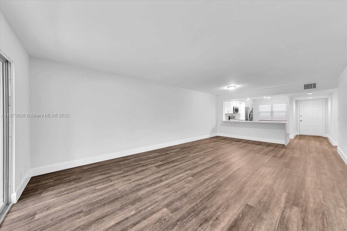 CAMBRIDGE CENTURY VILLAGE - Residential Lease
