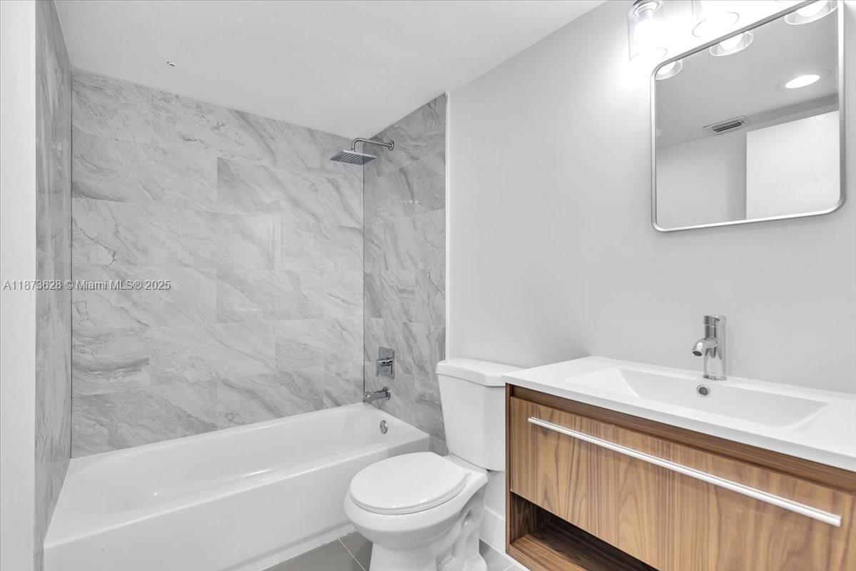 CAMBRIDGE CENTURY VILLAGE - Residential Lease