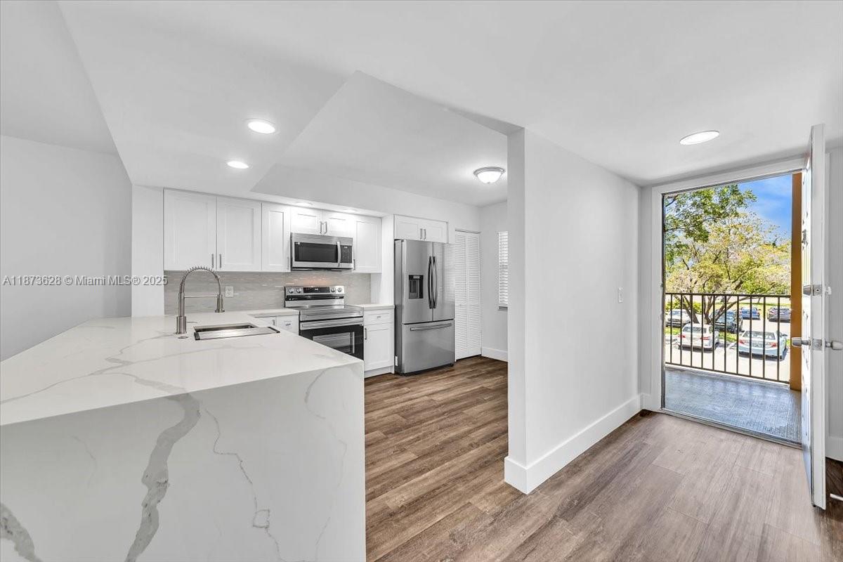CAMBRIDGE CENTURY VILLAGE - Residential Lease