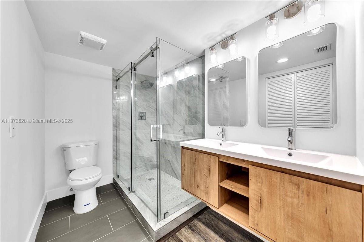CAMBRIDGE CENTURY VILLAGE - Residential Lease