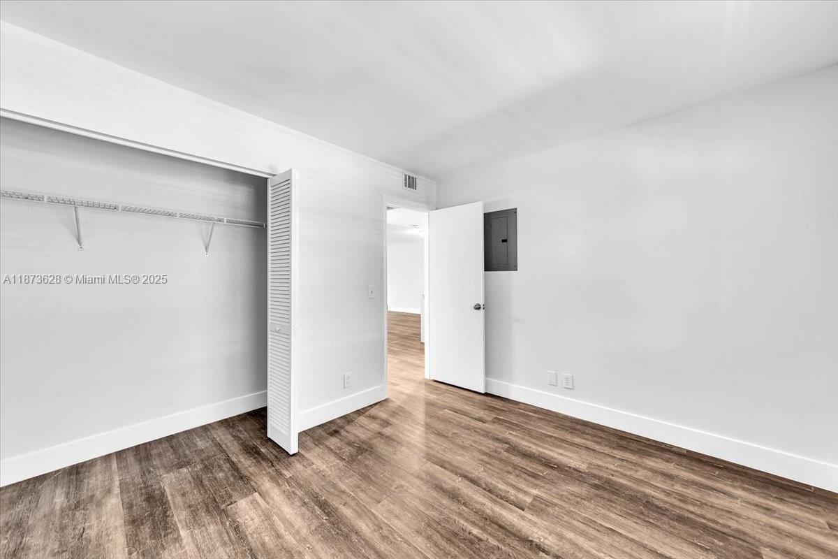 CAMBRIDGE CENTURY VILLAGE - Residential Lease