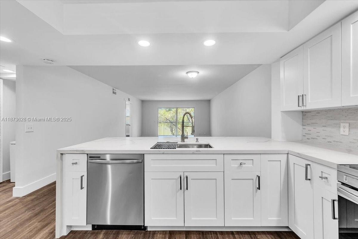 CAMBRIDGE CENTURY VILLAGE - Residential Lease