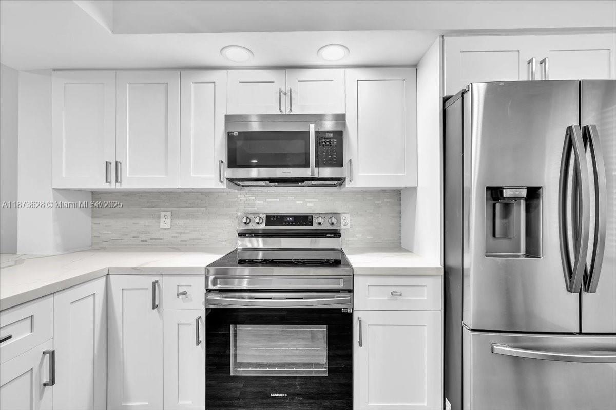 CAMBRIDGE CENTURY VILLAGE - Residential Lease