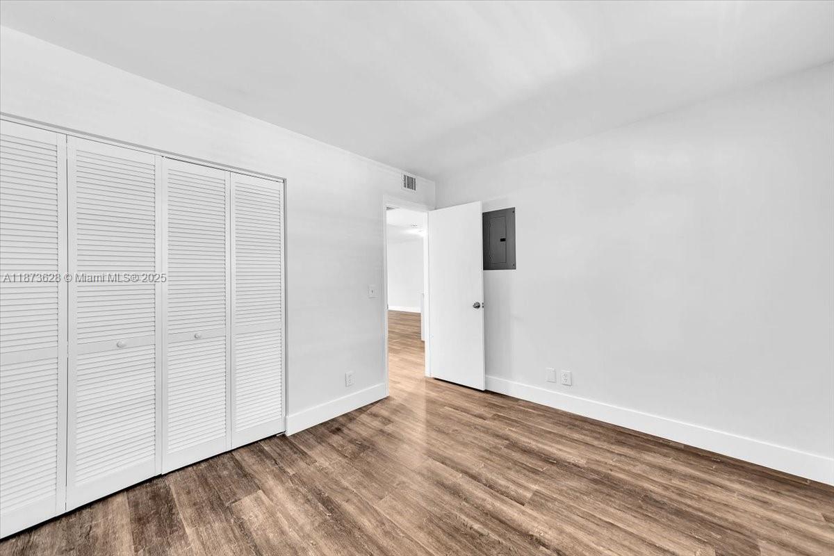 CAMBRIDGE CENTURY VILLAGE - Residential Lease