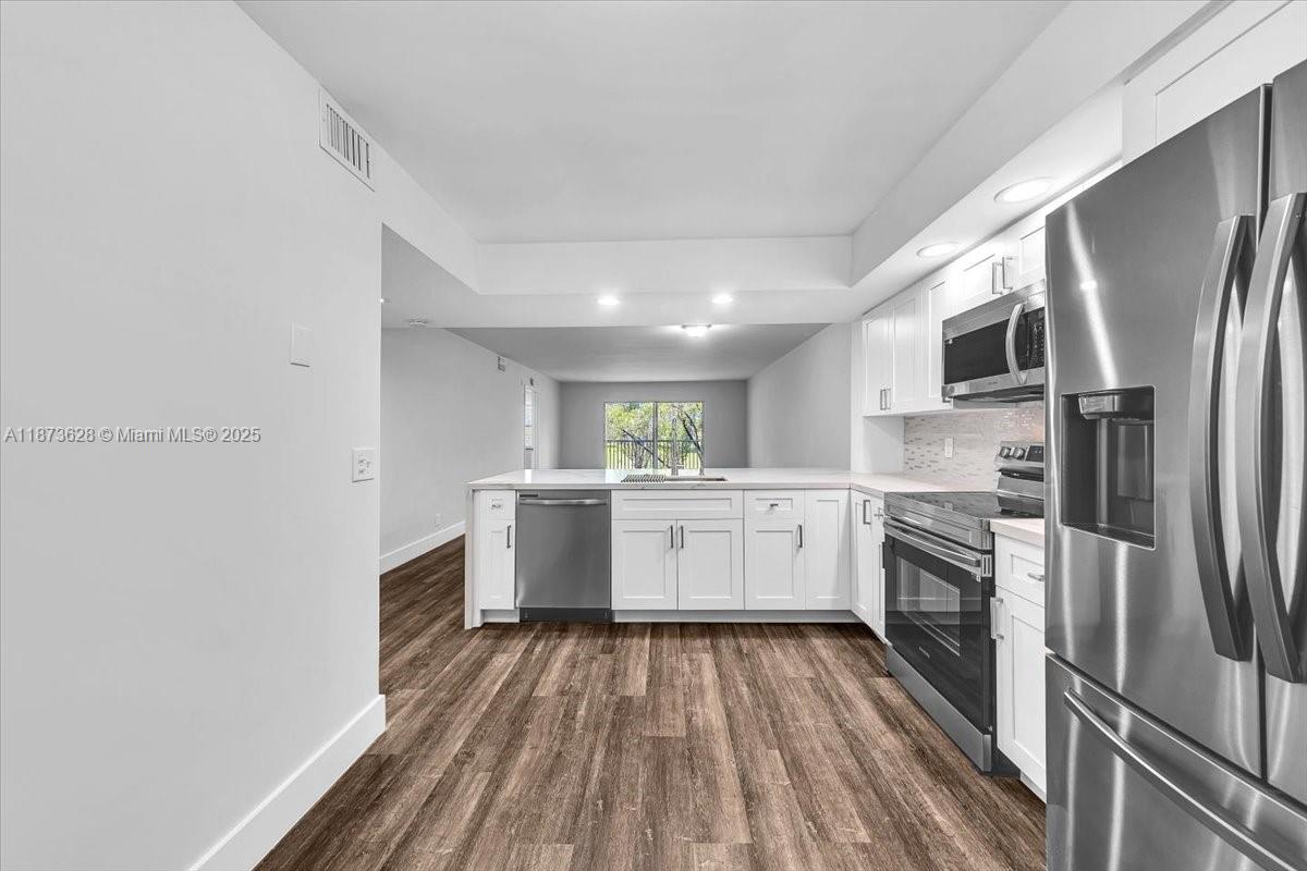 CAMBRIDGE CENTURY VILLAGE - Residential Lease