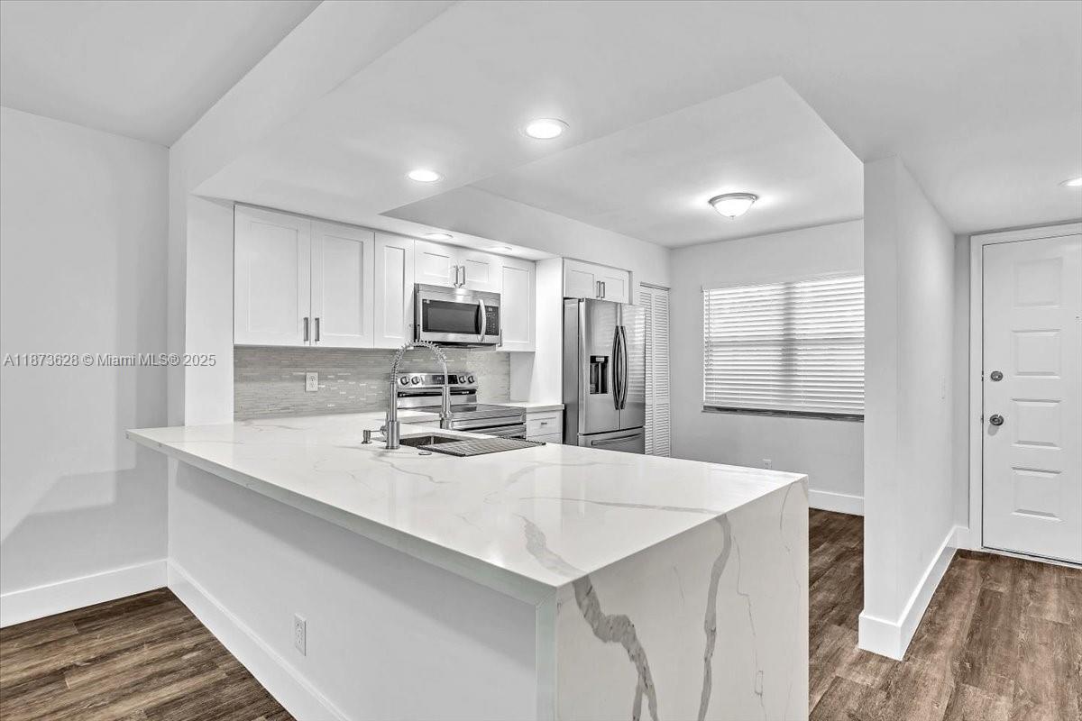 CAMBRIDGE CENTURY VILLAGE - Residential Lease