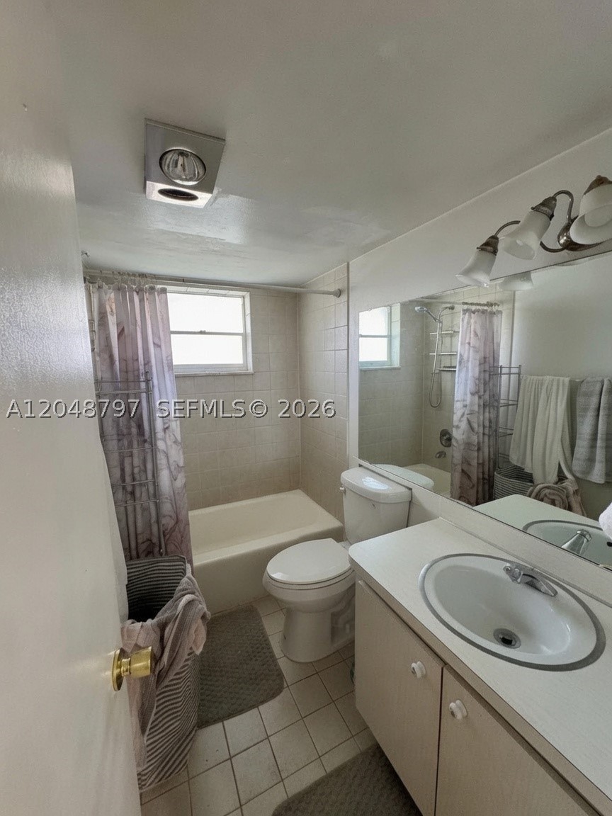 HILLCREST COUNTRY CLUB NO - Residential Lease