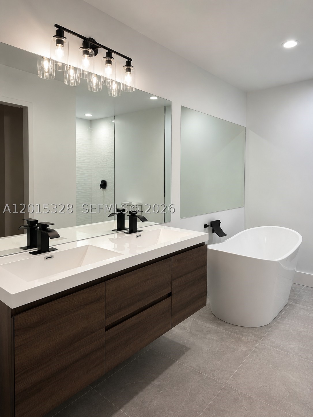 PEMBROKE POINTE - Residential
