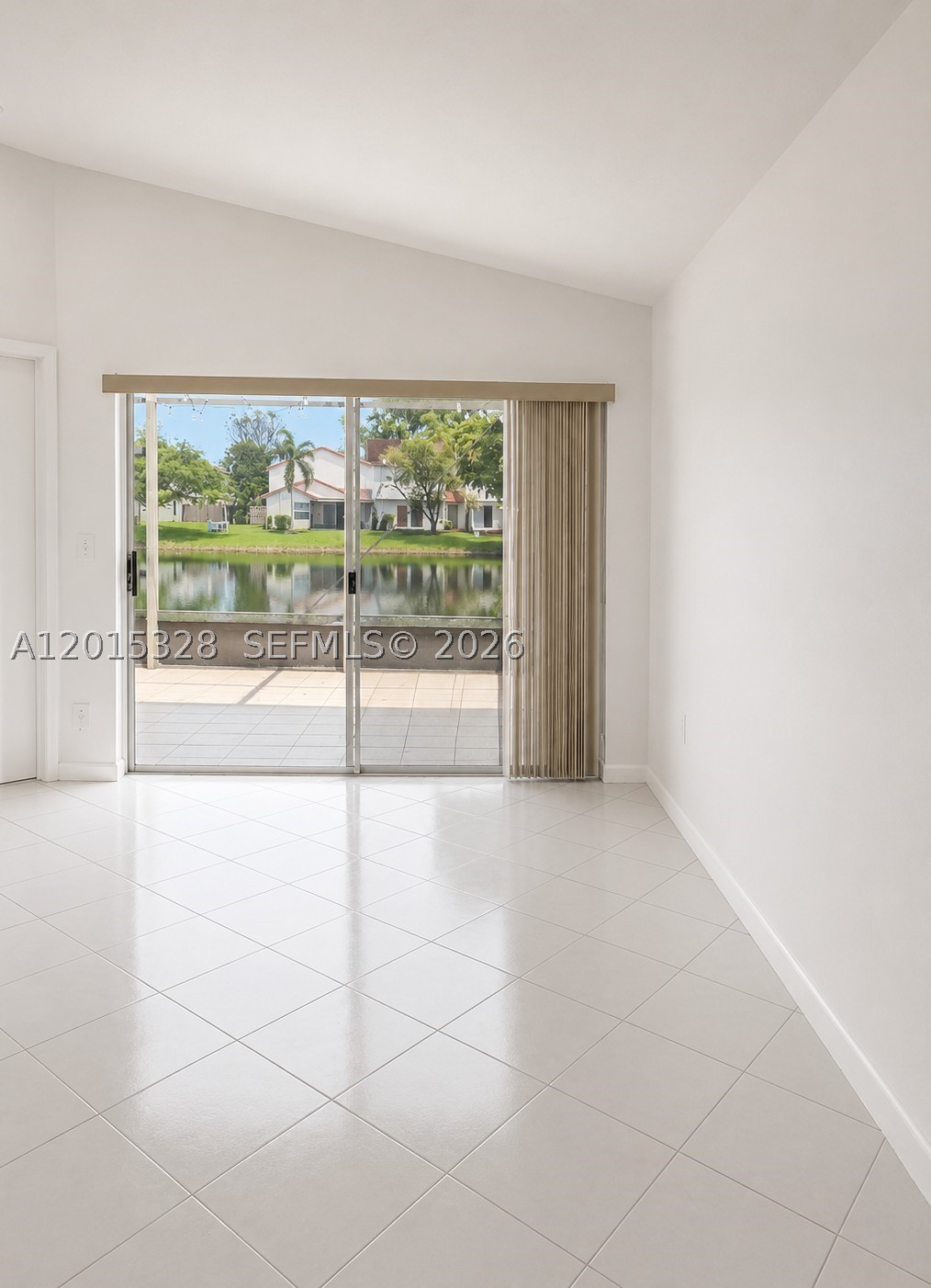 PEMBROKE POINTE - Residential
