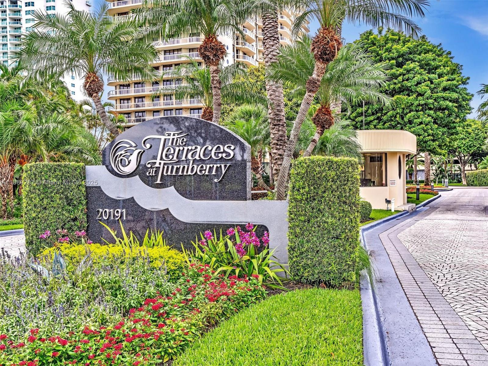 TERRACES NORTH TURNBERRY - Residential