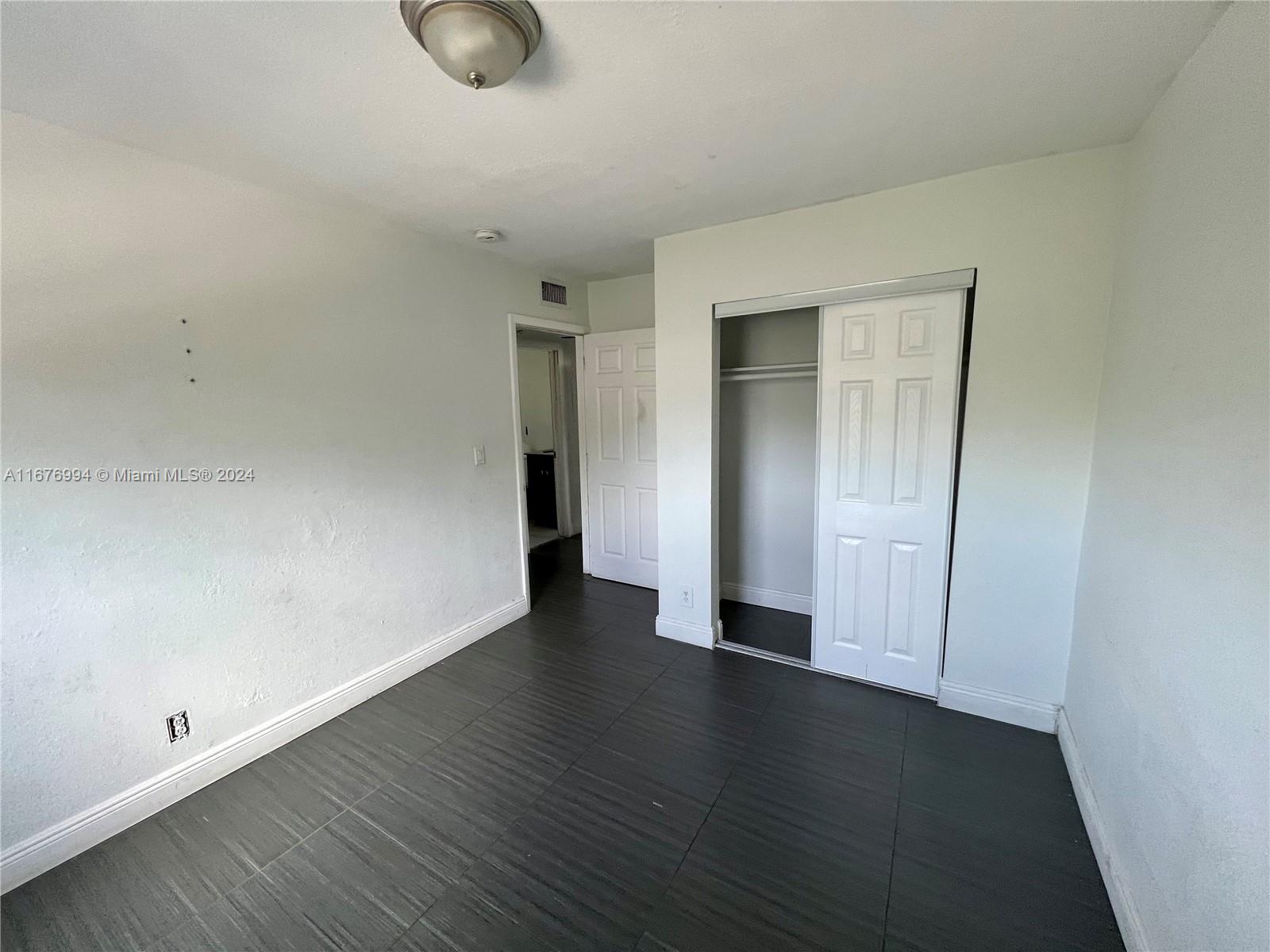 NORTH HOLLYWOOD - Residential Lease
