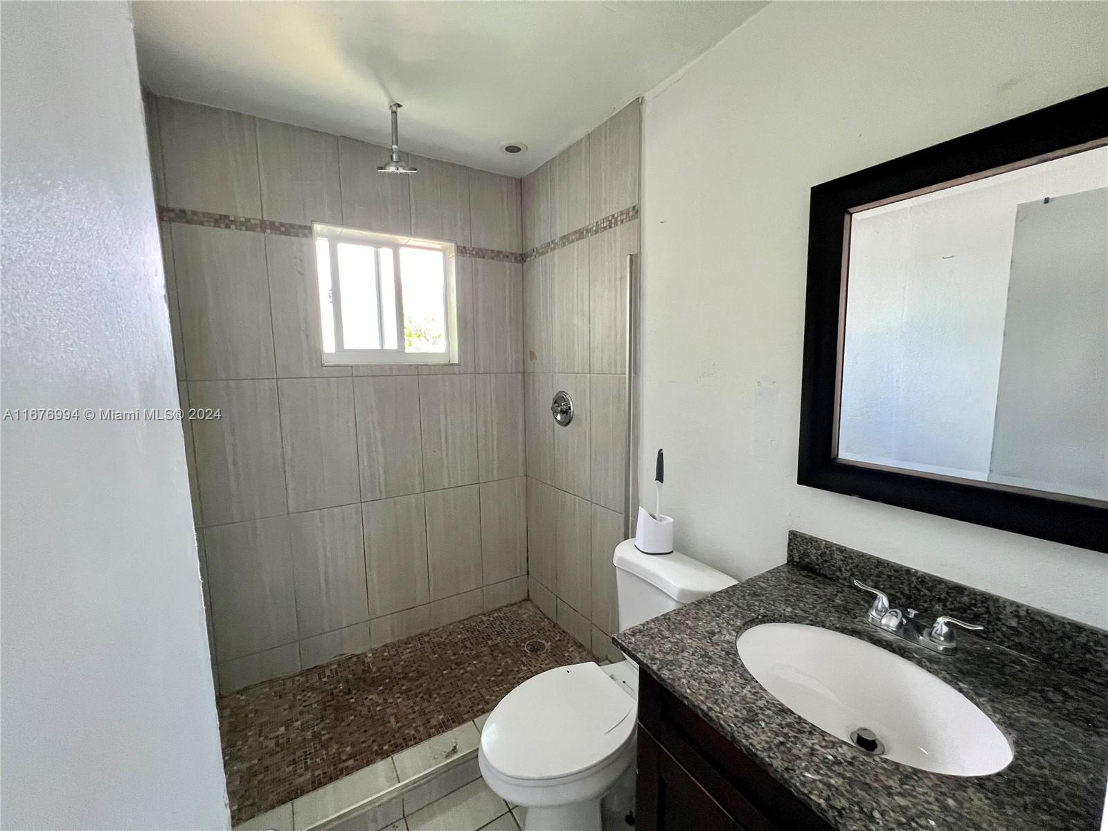 NORTH HOLLYWOOD - Residential Lease