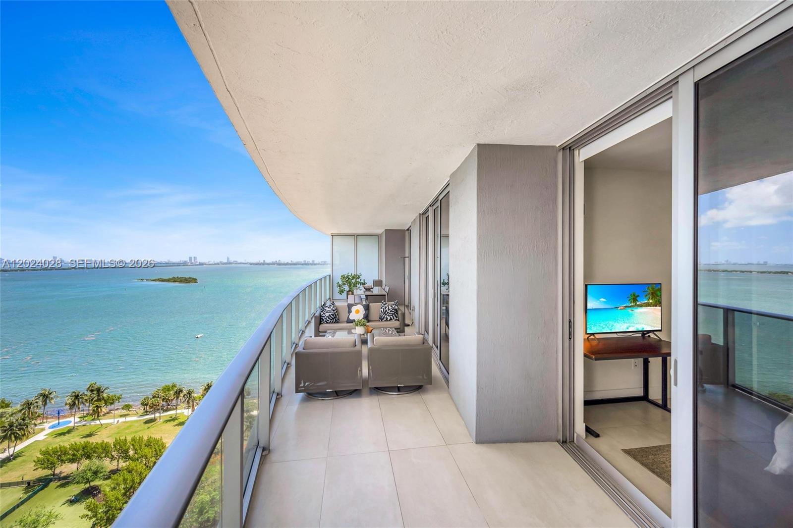 ARIA ON THE BAY CONDO - Residential