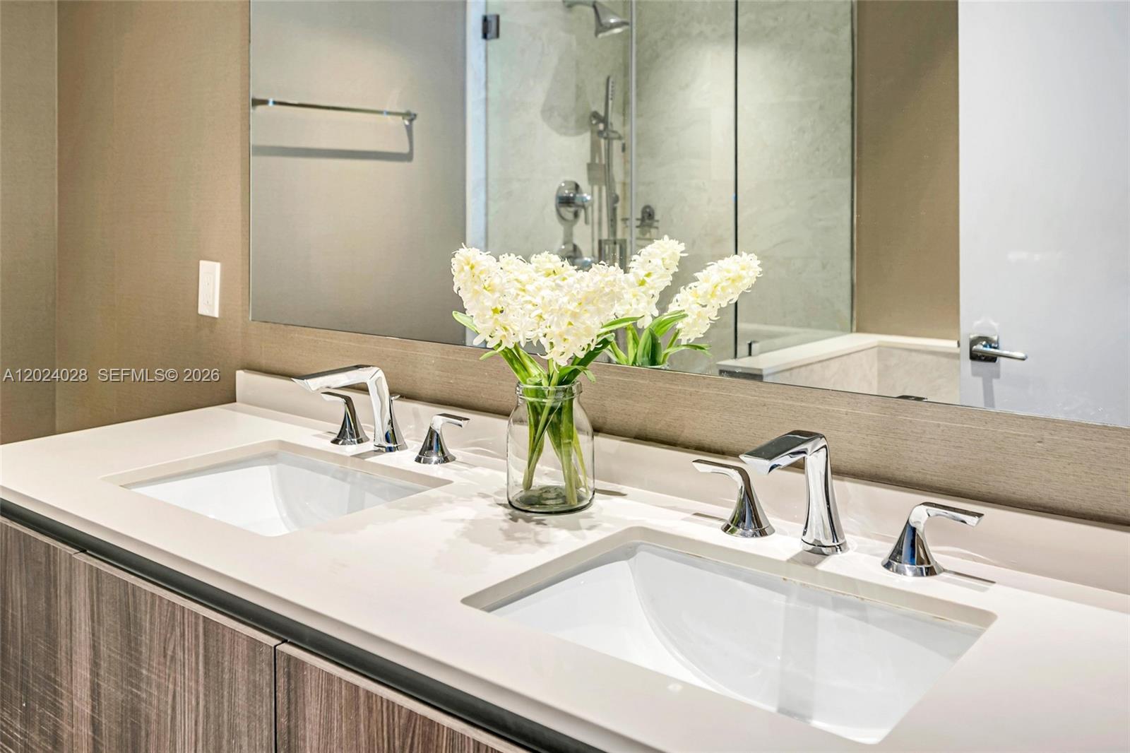 ARIA ON THE BAY CONDO - Residential