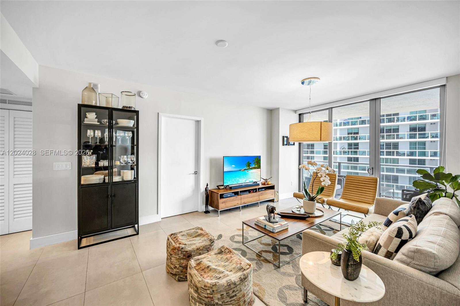 ARIA ON THE BAY CONDO - Residential
