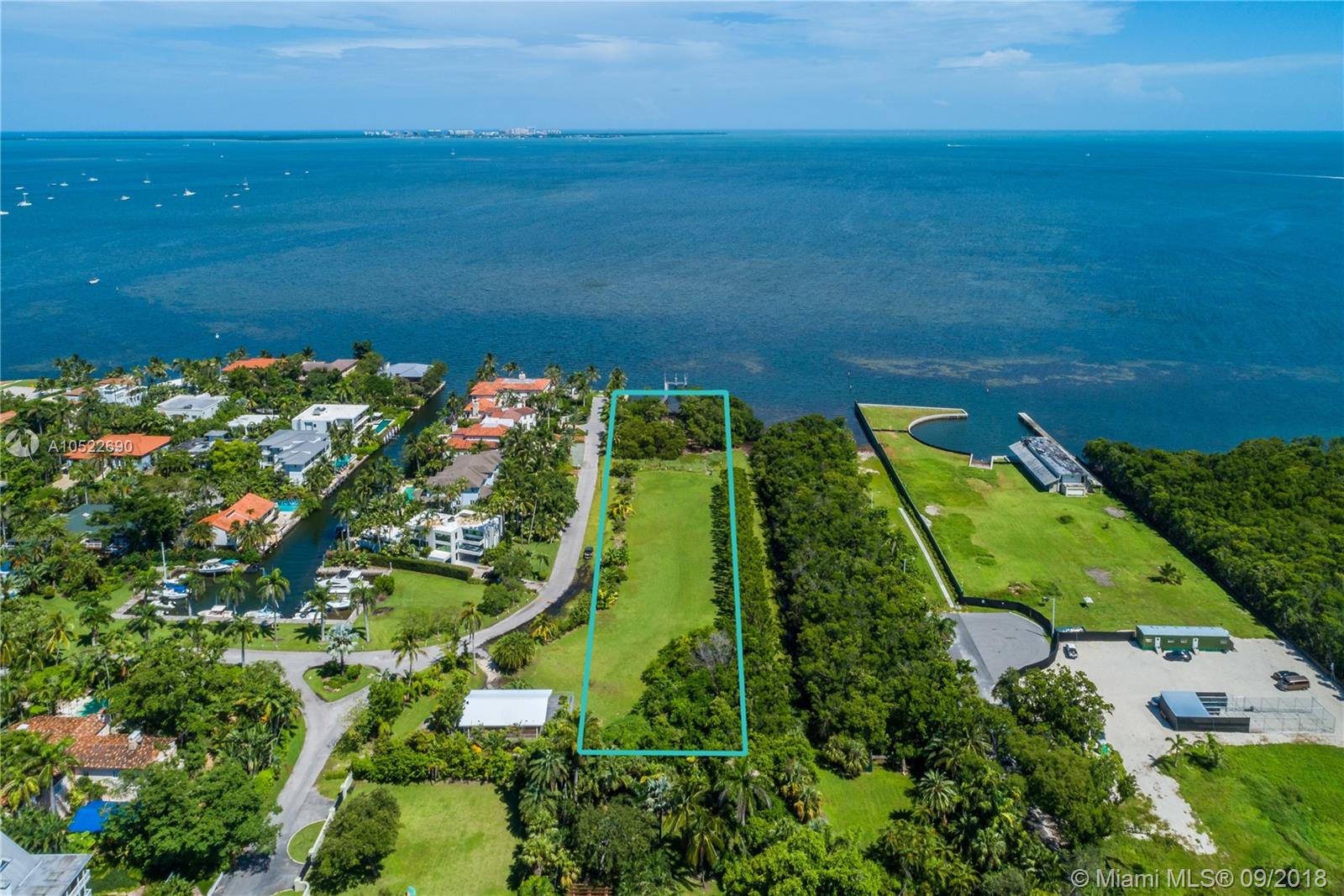 THE MOORINGS - Land