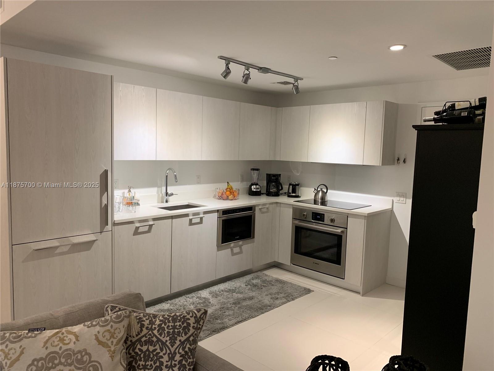 PARAISO BAYVIEWS CONDO - Residential Lease