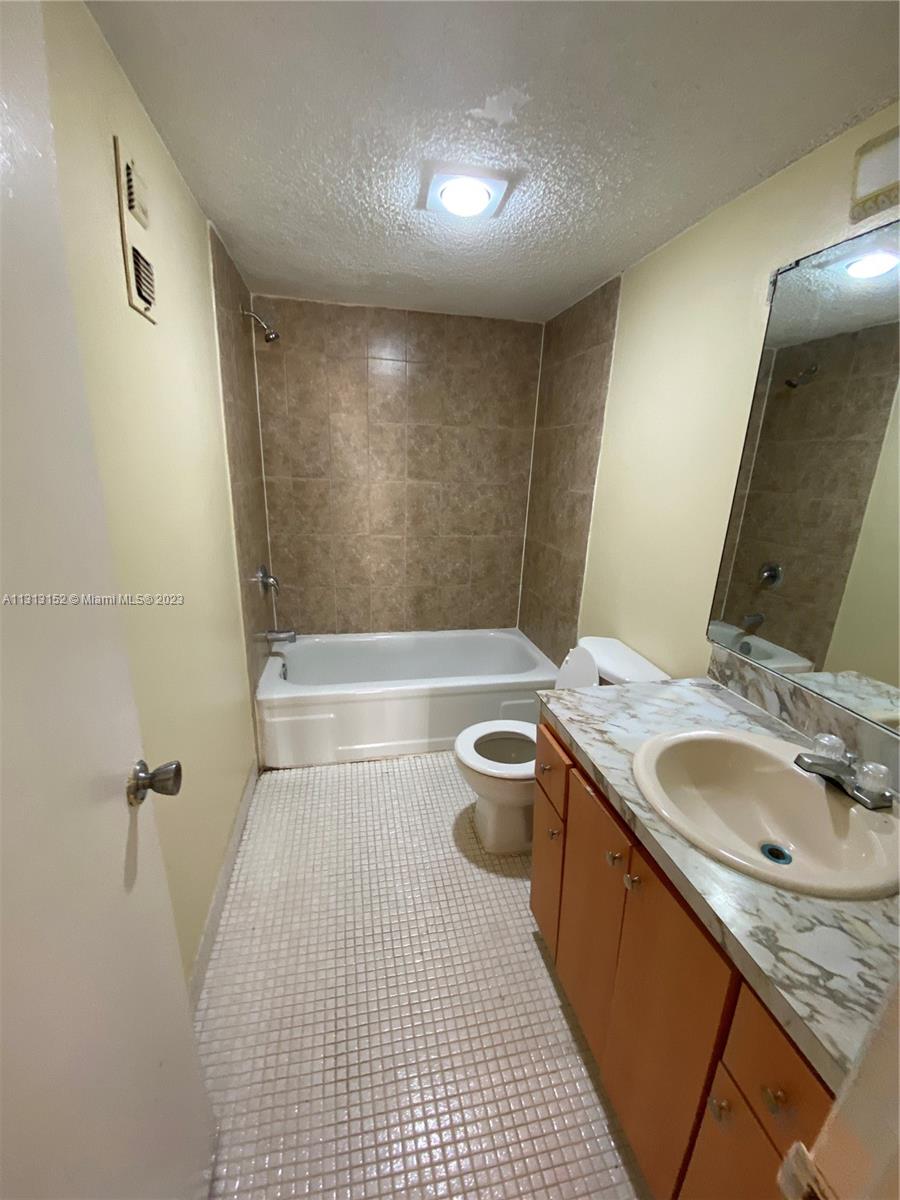 NEWPORT AT LAUDERHILL CON - Residential