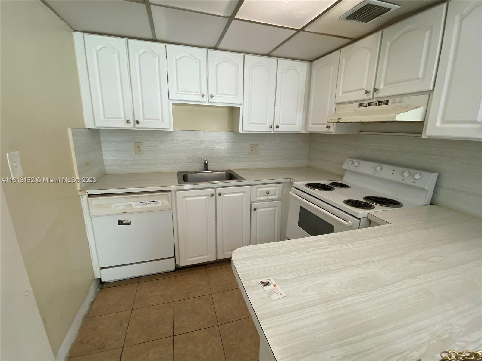 NEWPORT AT LAUDERHILL CON - Residential