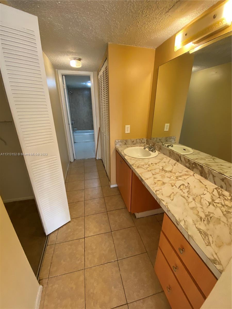 NEWPORT AT LAUDERHILL CON - Residential