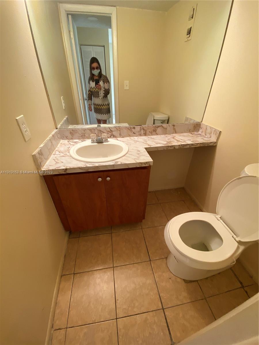NEWPORT AT LAUDERHILL CON - Residential