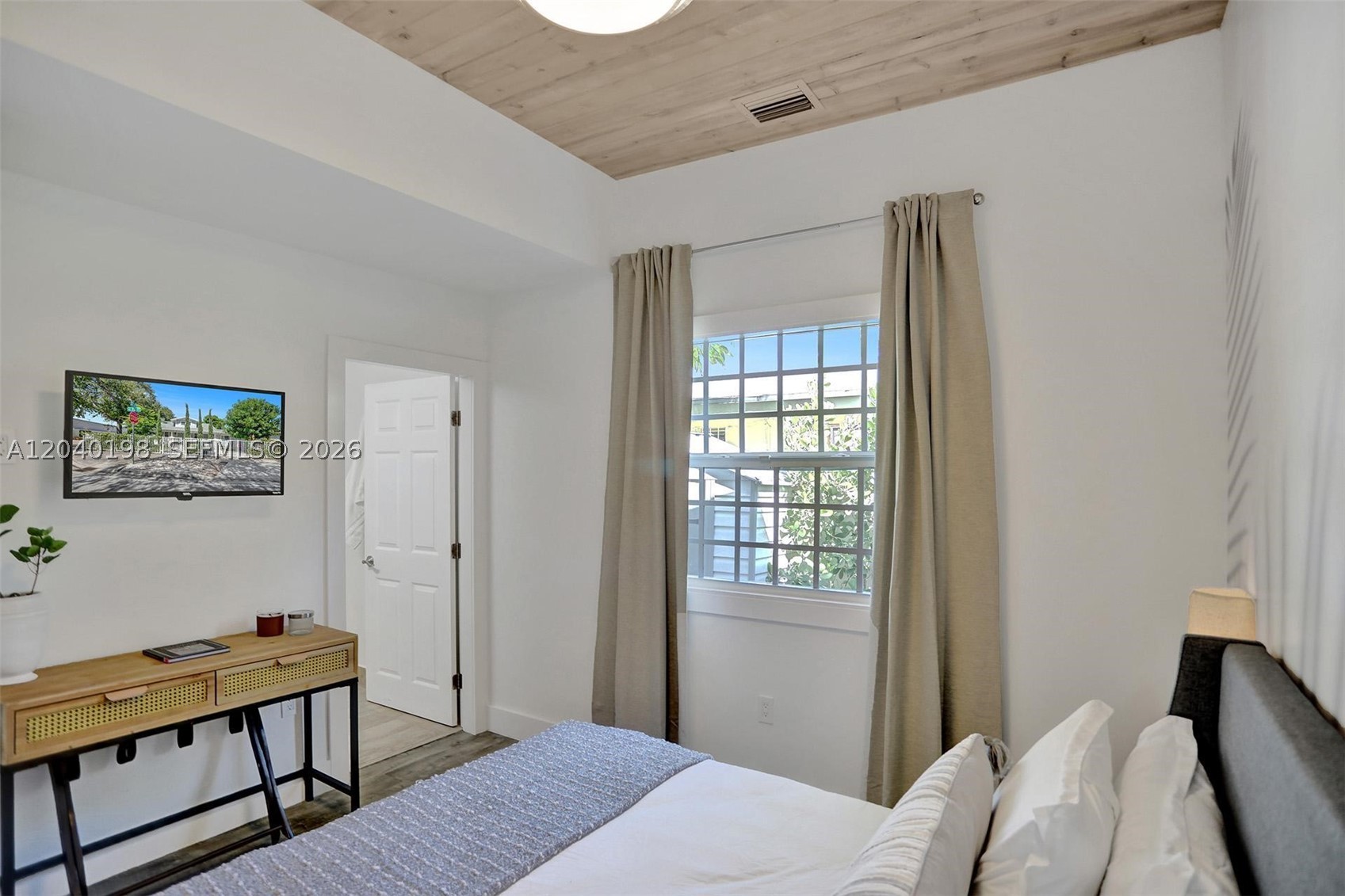 BAYWOOD - Residential