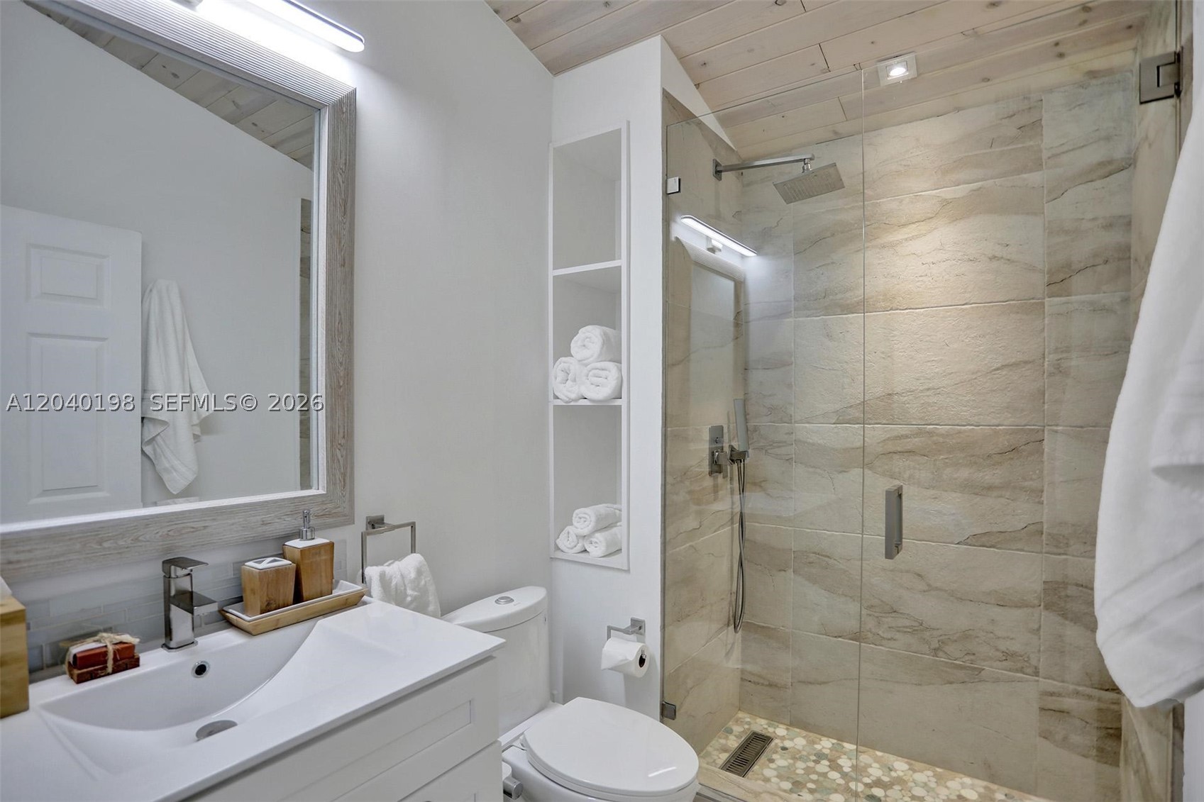 BAYWOOD - Residential