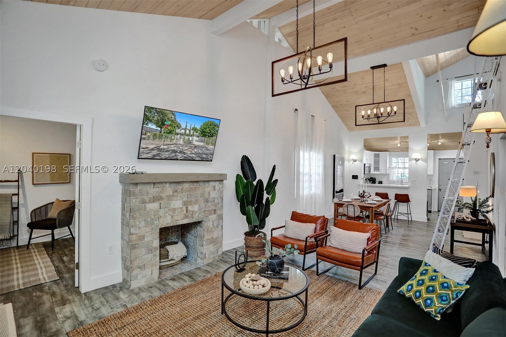 BAYWOOD - Residential