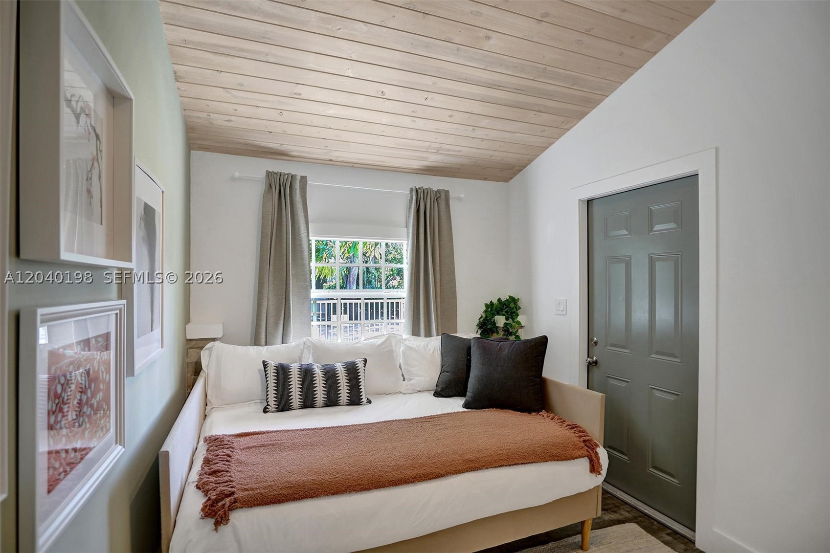 BAYWOOD - Residential