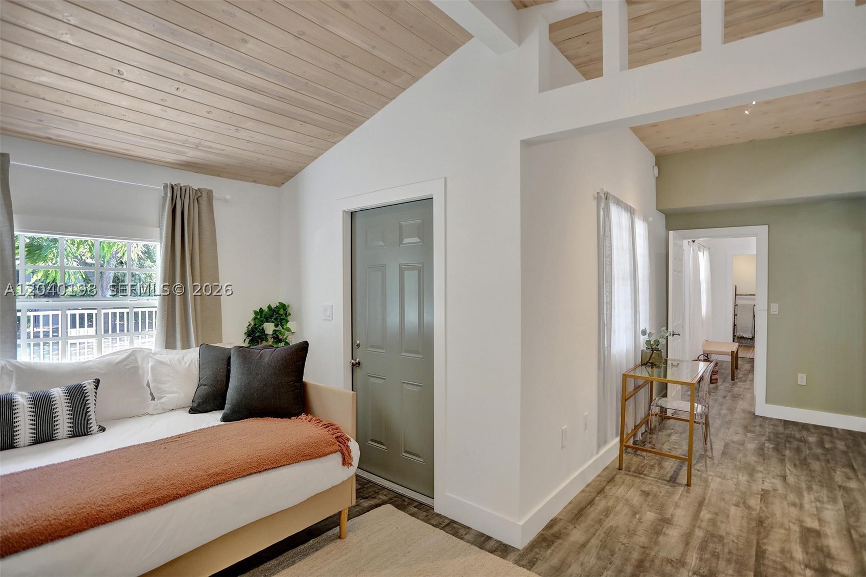 BAYWOOD - Residential