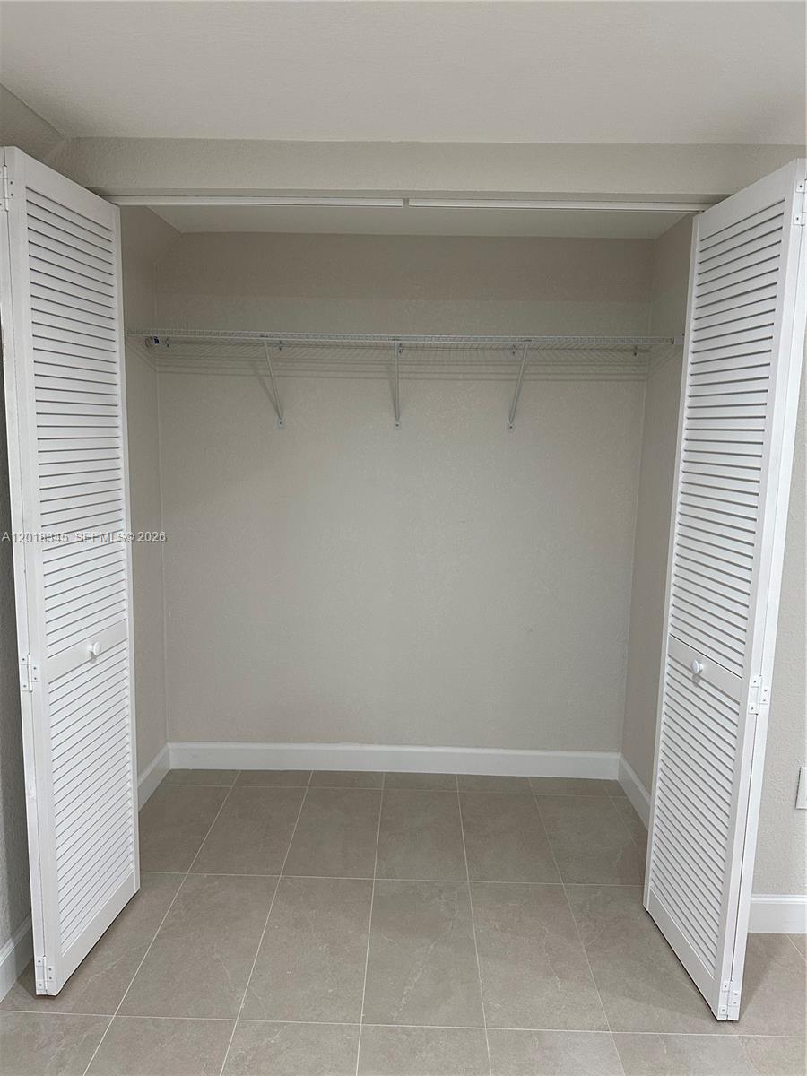 GRAND LAKES PHASE III - Residential Lease