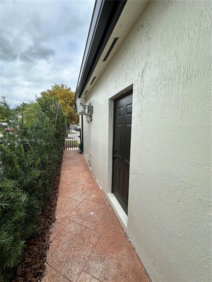 GRAND LAKES PHASE III - Residential Lease