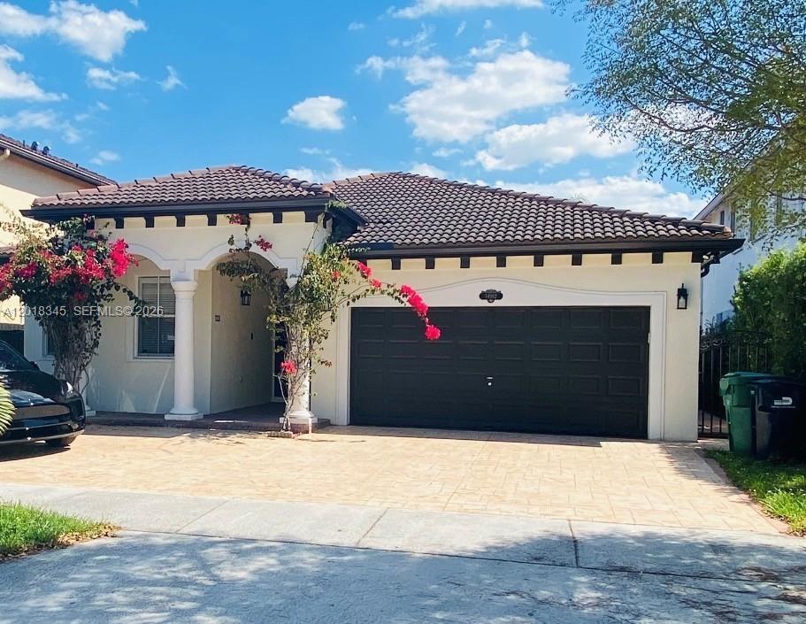 GRAND LAKES PHASE III - Residential Lease