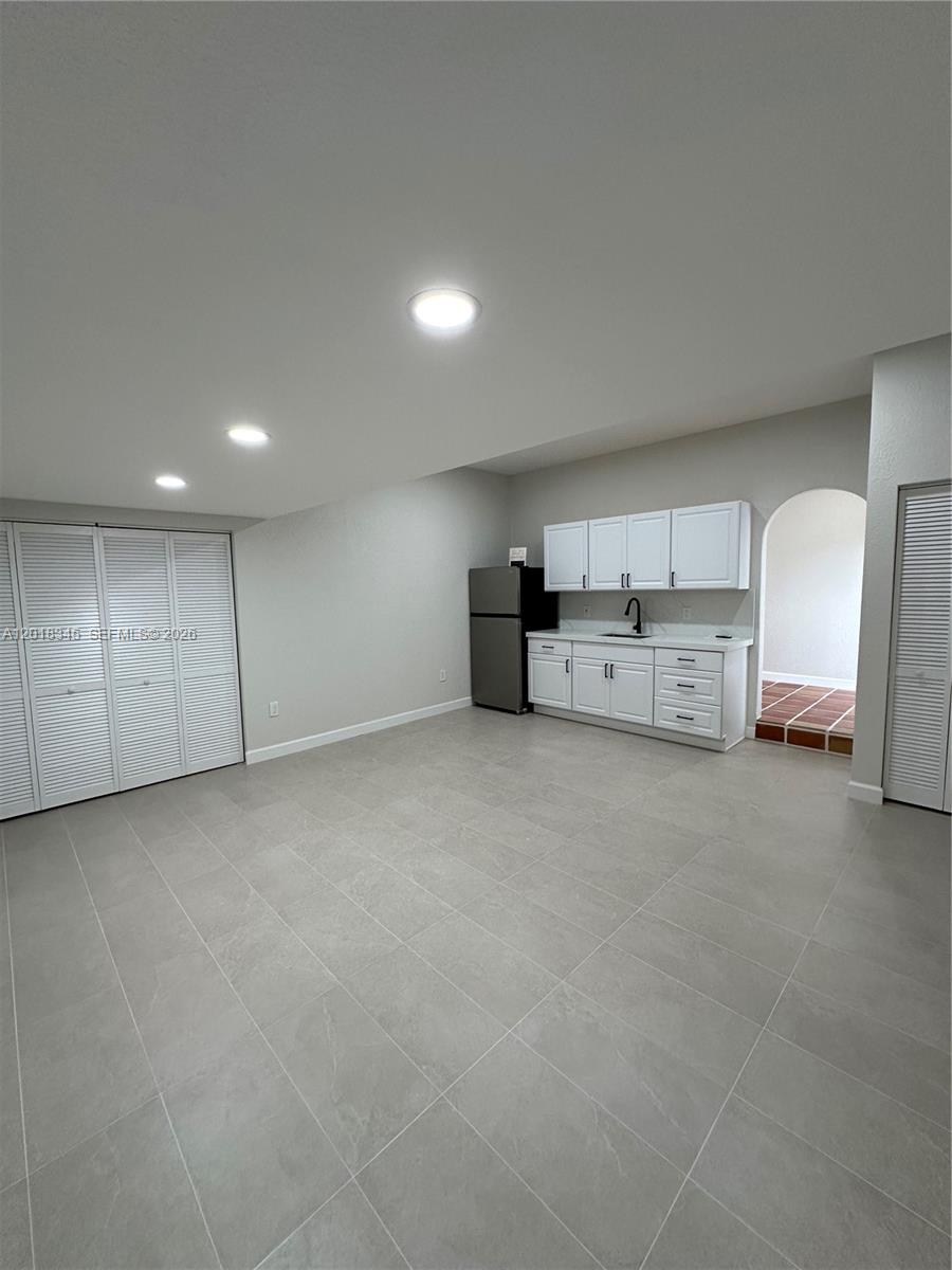 GRAND LAKES PHASE III - Residential Lease
