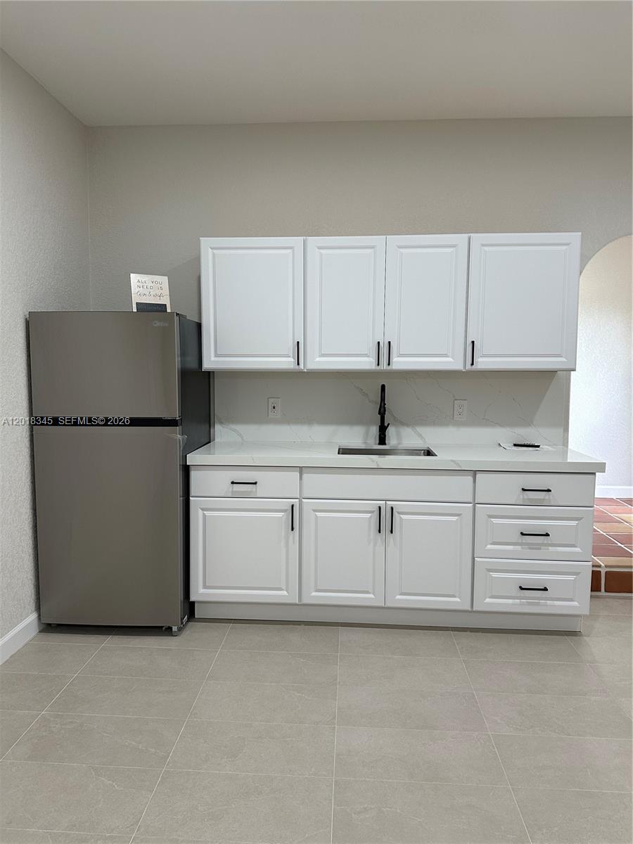 GRAND LAKES PHASE III - Residential Lease