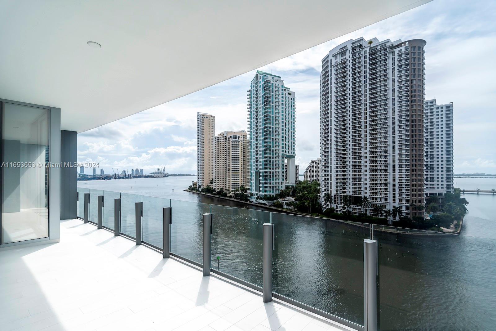 ASTON MARTIN RESIDENCES - Residential