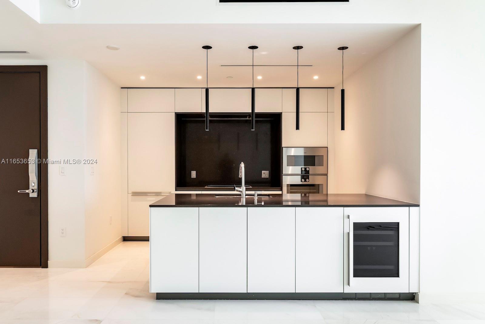 ASTON MARTIN RESIDENCES - Residential