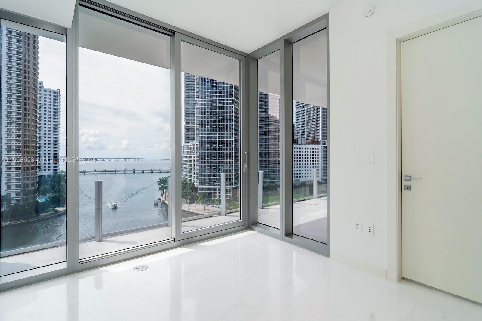 ASTON MARTIN RESIDENCES - Residential