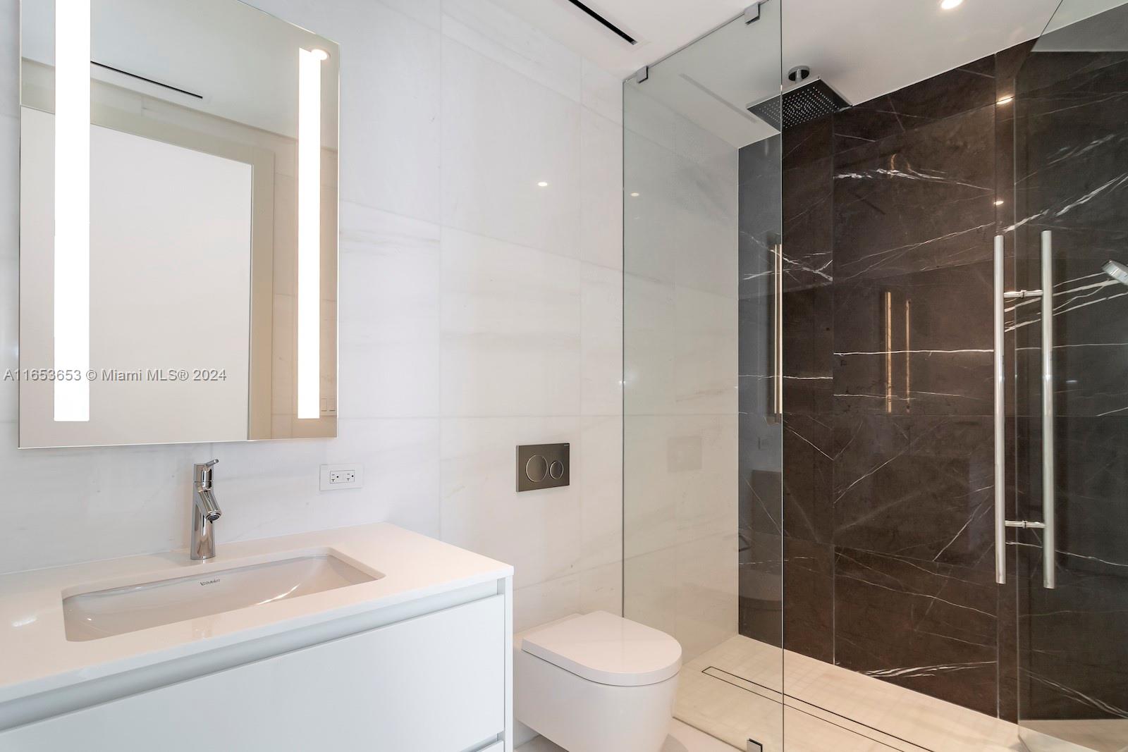 ASTON MARTIN RESIDENCES - Residential