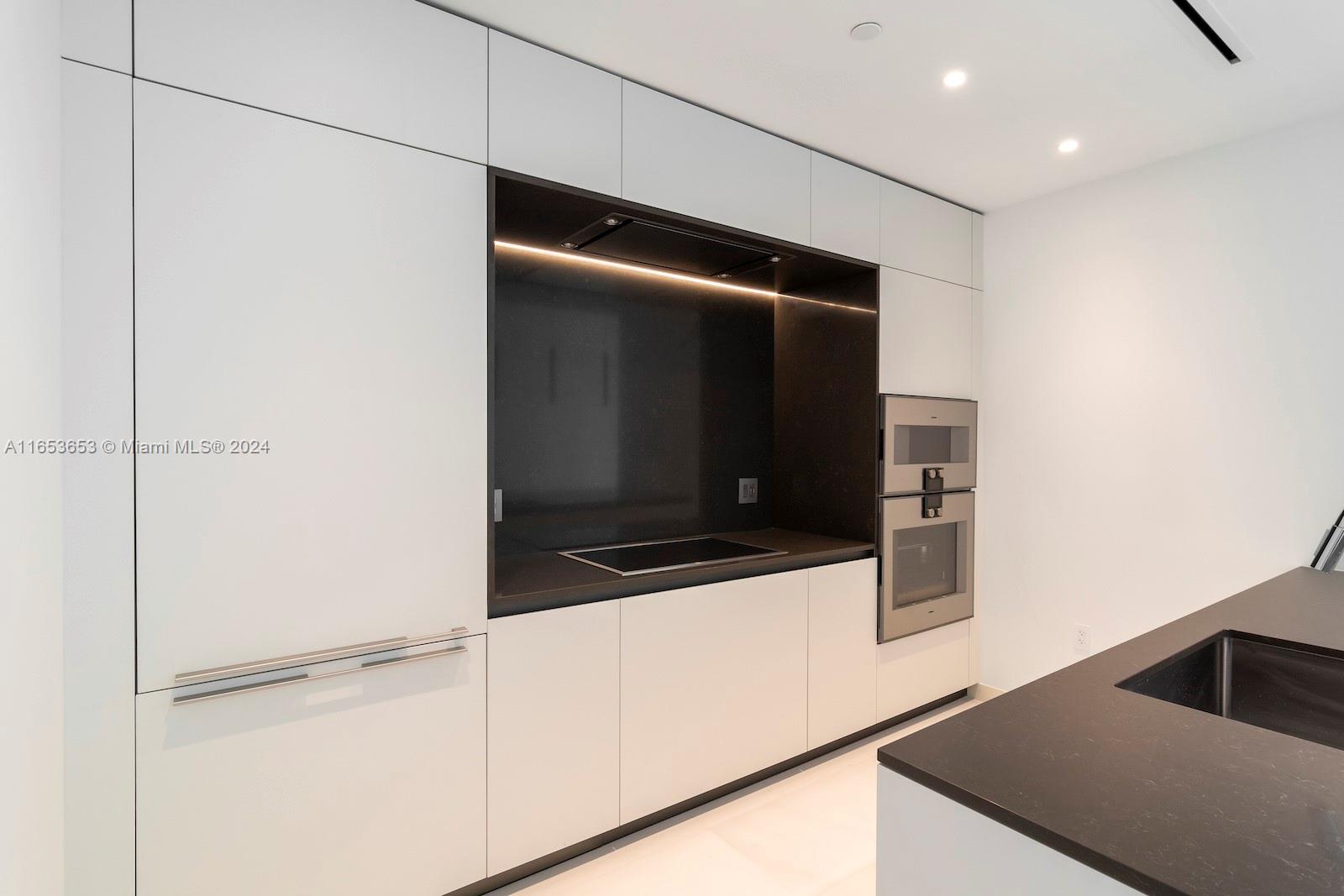 ASTON MARTIN RESIDENCES - Residential