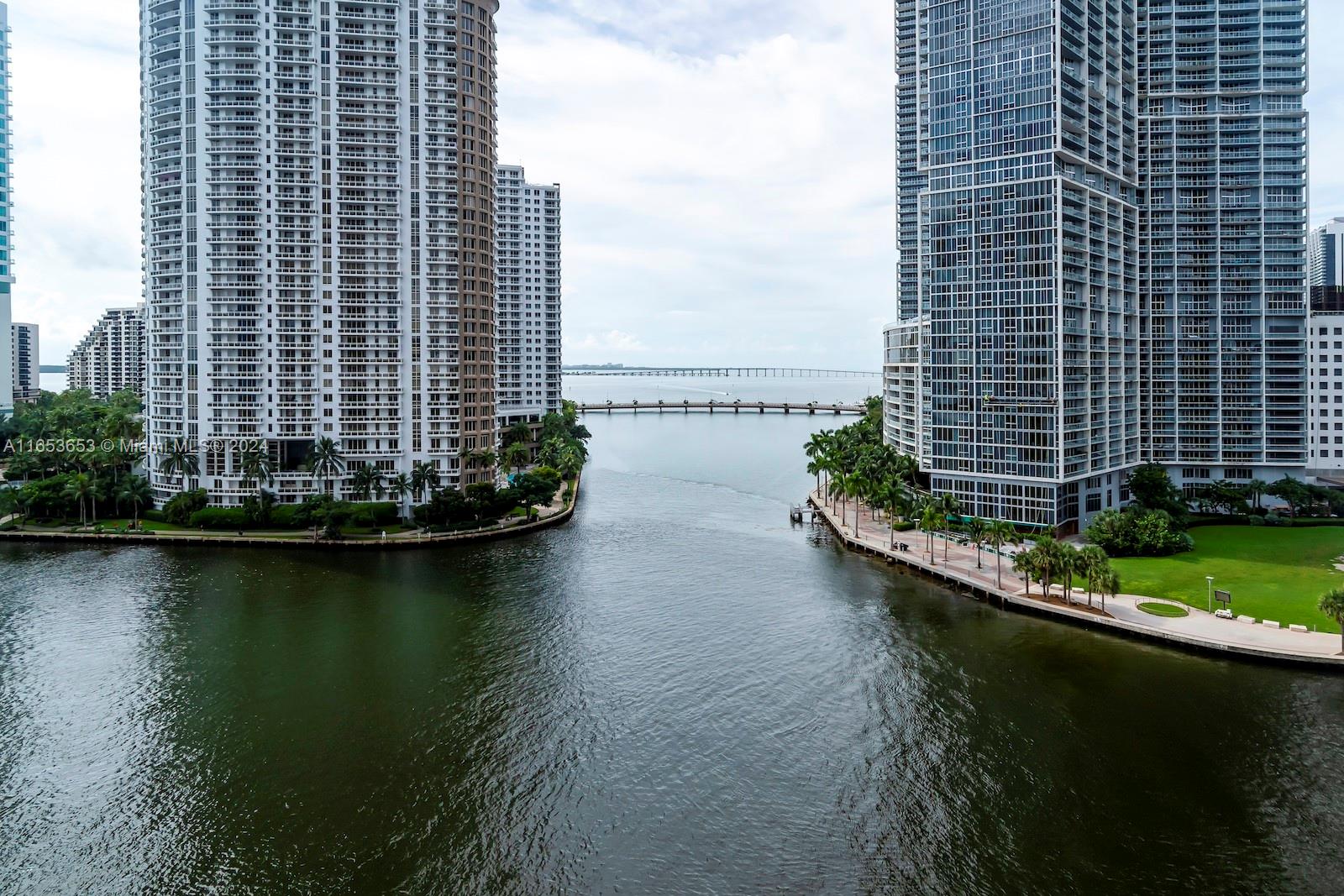 ASTON MARTIN RESIDENCES - Residential