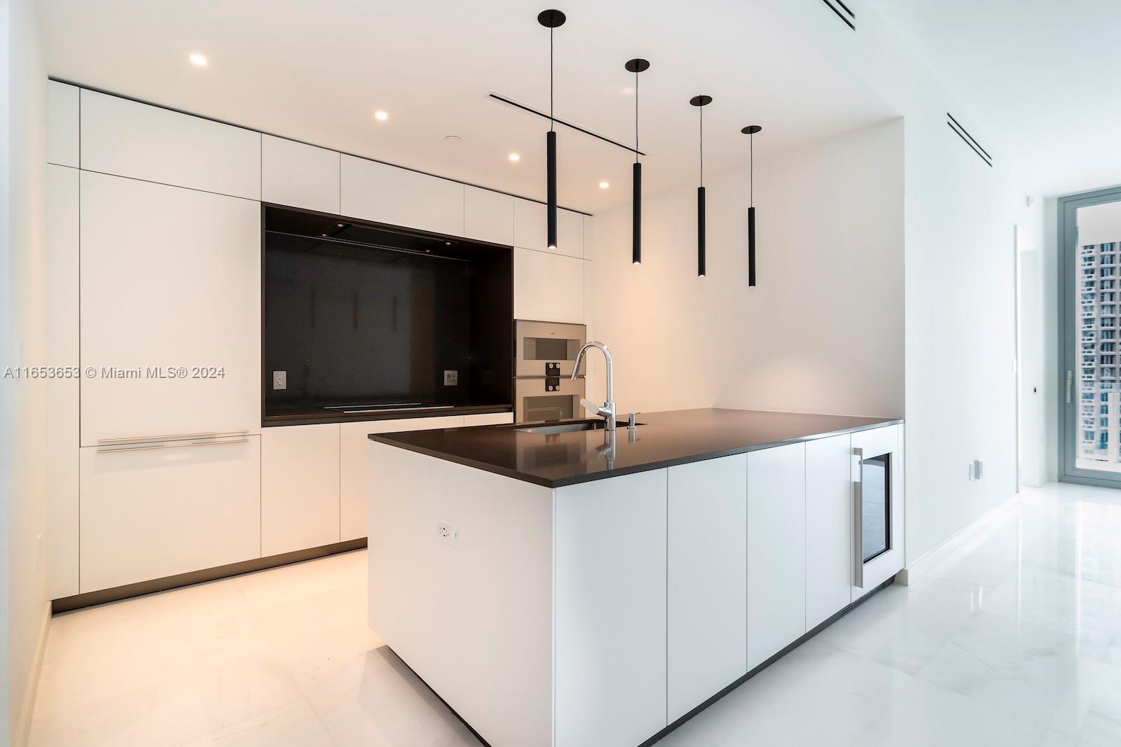 ASTON MARTIN RESIDENCES - Residential