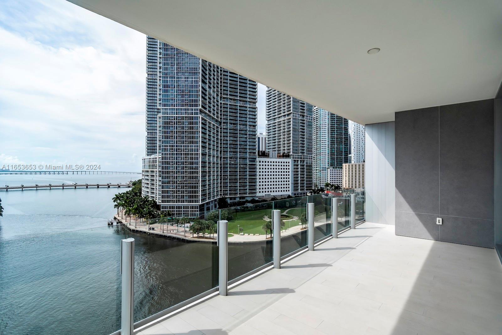 ASTON MARTIN RESIDENCES - Residential
