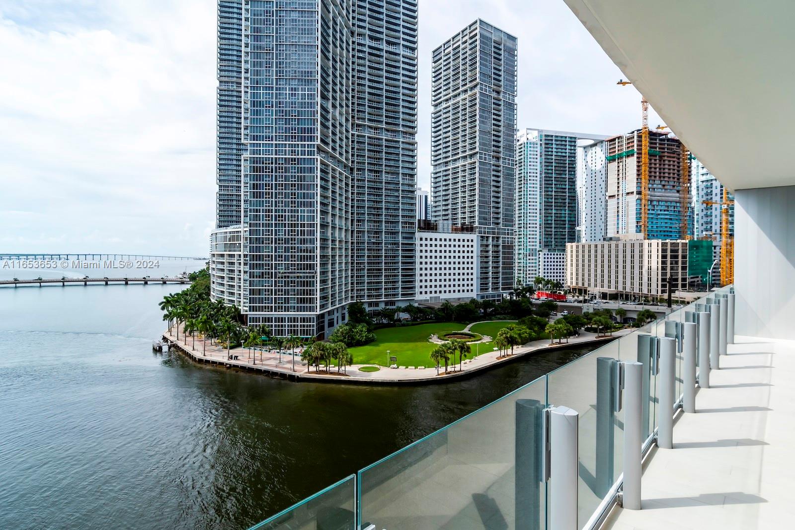 ASTON MARTIN RESIDENCES - Residential