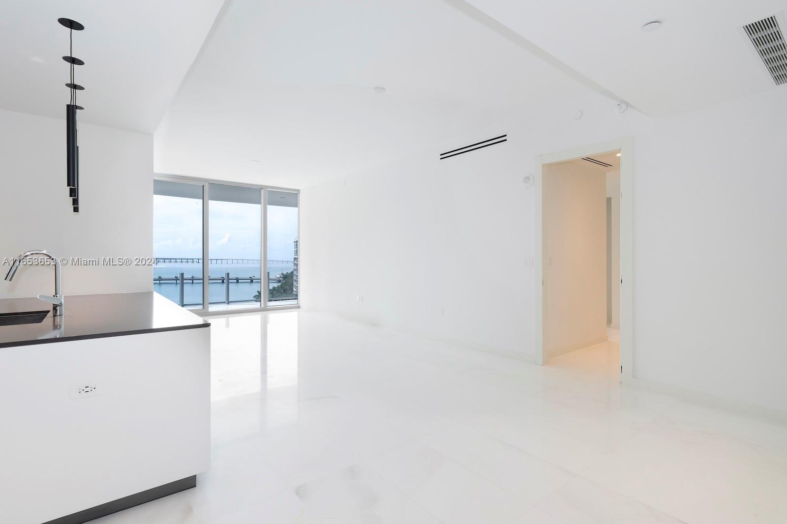 ASTON MARTIN RESIDENCES - Residential