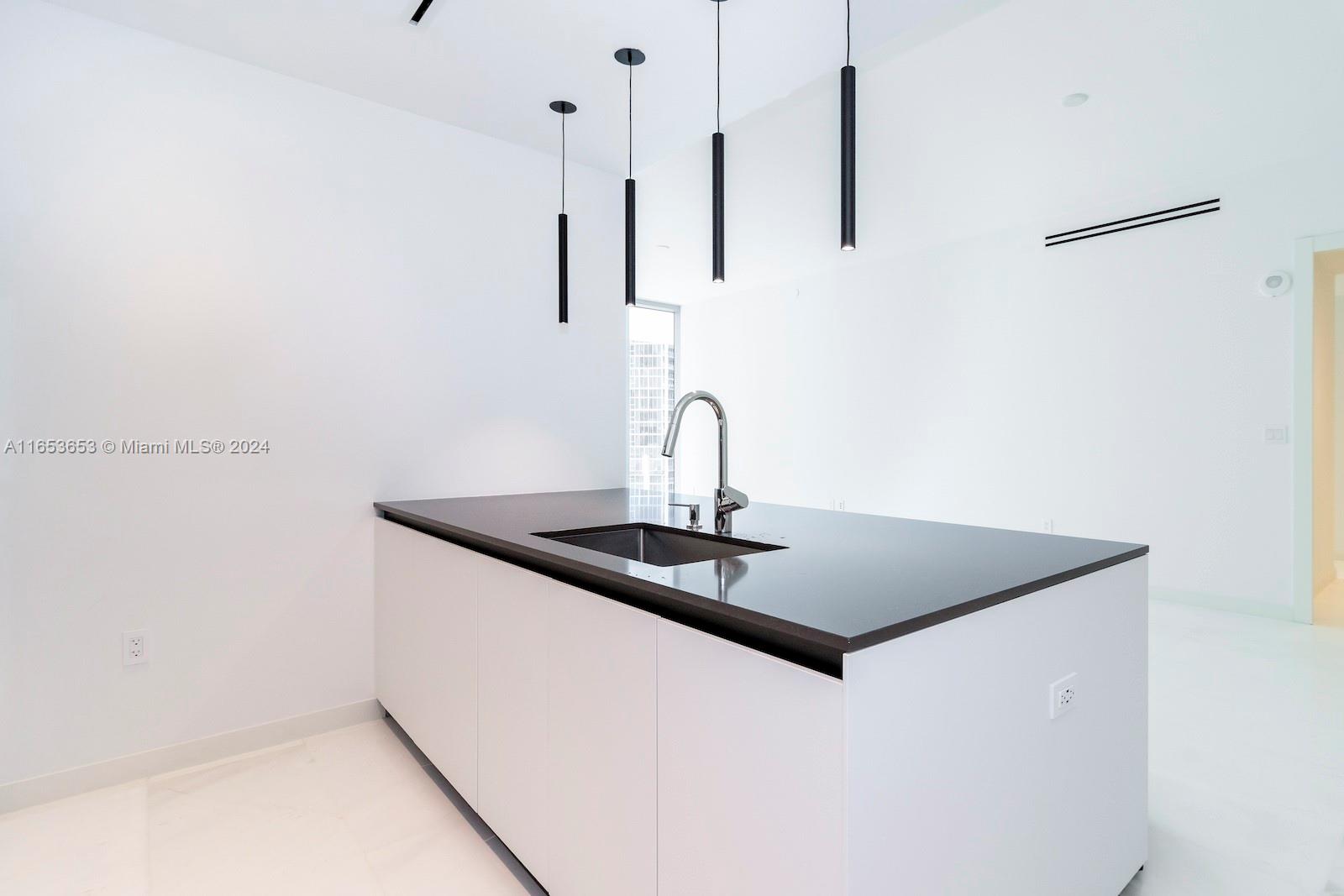 ASTON MARTIN RESIDENCES - Residential