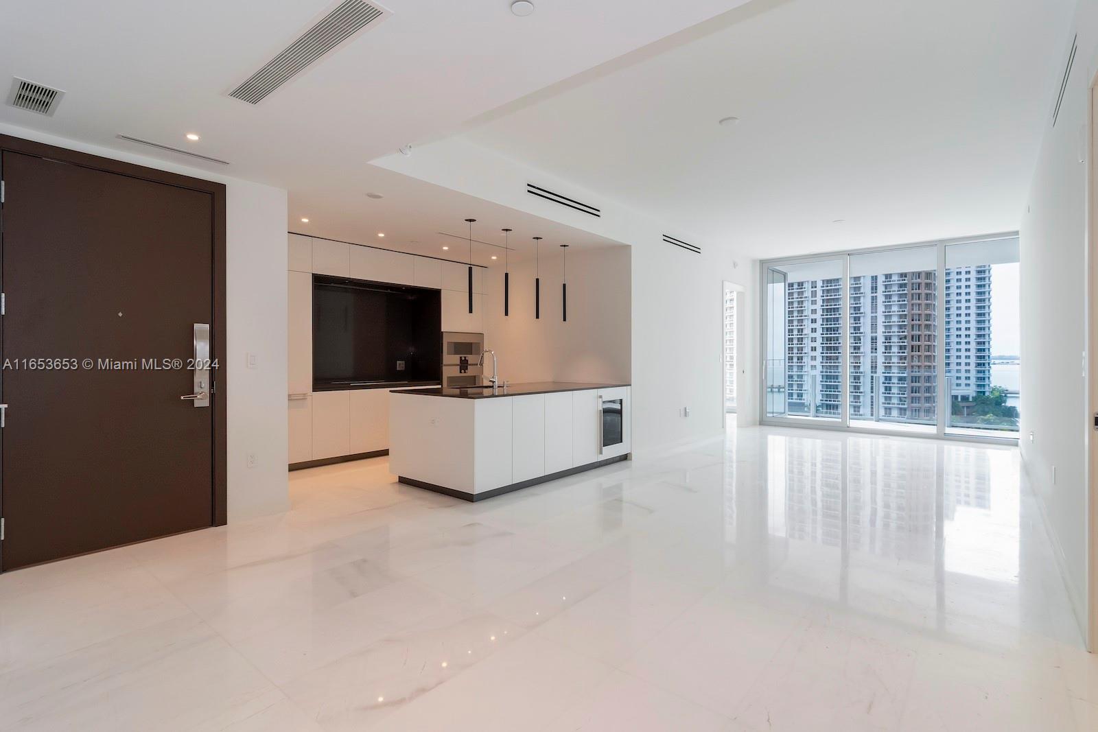 ASTON MARTIN RESIDENCES - Residential